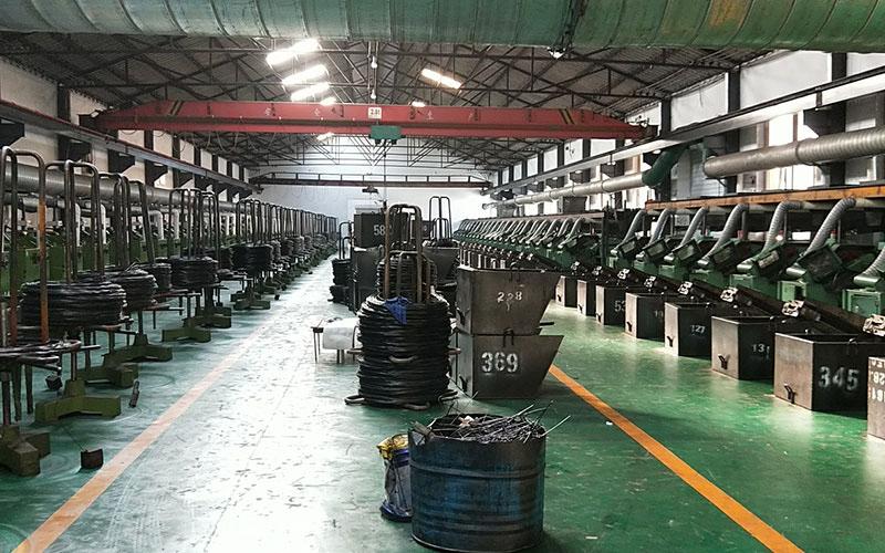 Đinh cuộn xoắn và đinh cuộn trơn